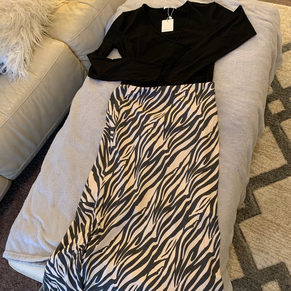 Midi skirt and bodysuit brand new - Picture 2 of 4